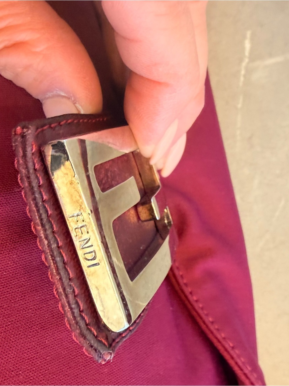 Fendi Wine Red Shoulder Bag with Signature 'F' Hardware - Picture 6 of 9